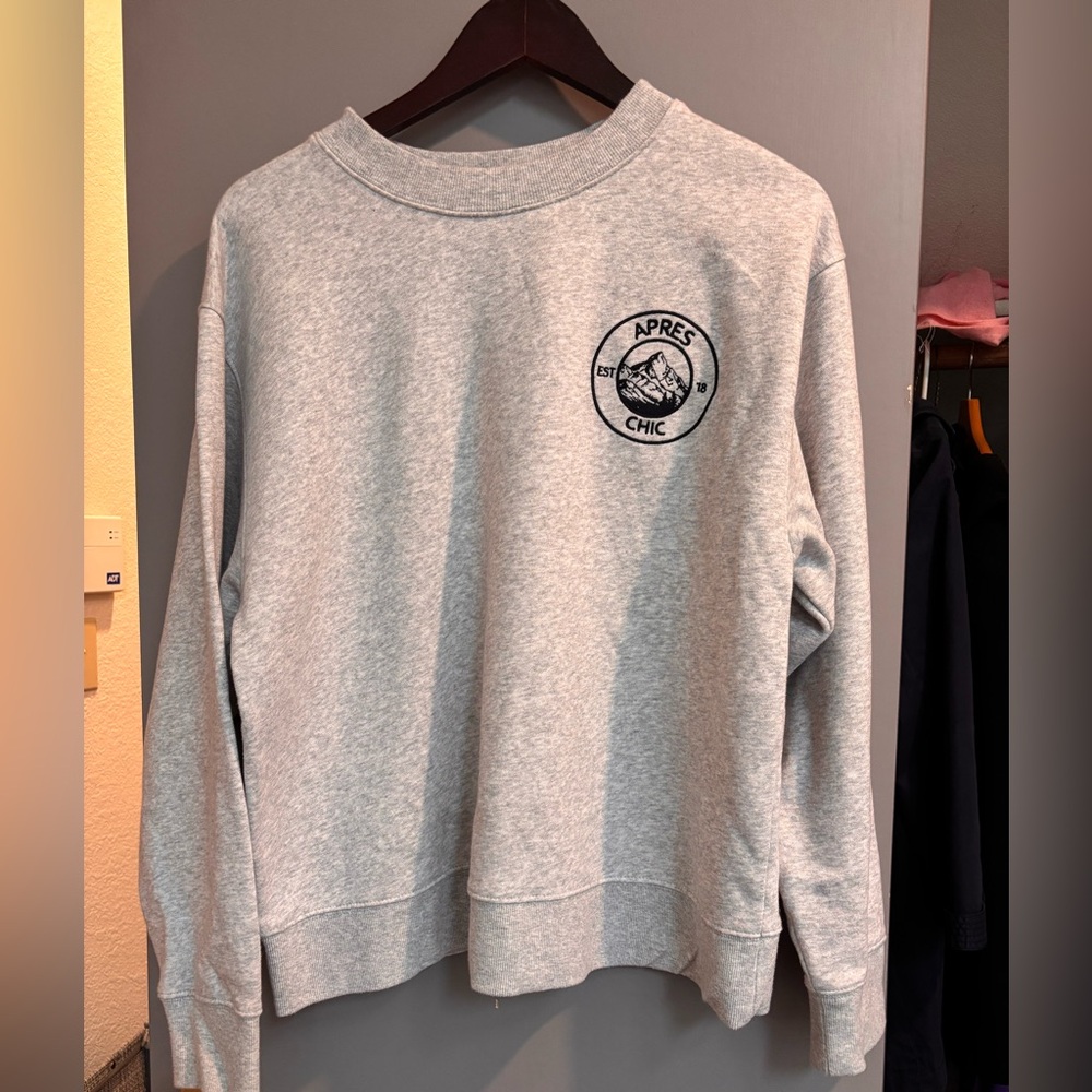 Universal Thread Heather Gray Crewneck Sweater